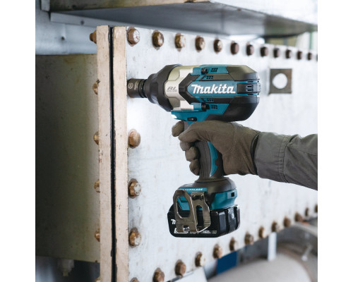 Аккумуляторный ударный гайковерт Makita LXT DTW1004Z