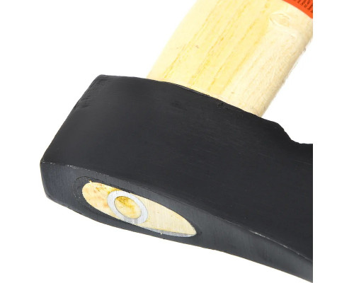 Кованый топор с деревянной ручкой ЕРМАК 600 г 662-431