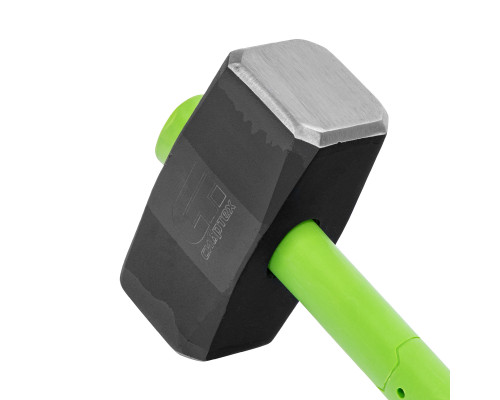 Кувалда СИБРТЕХ 9000 г, фибергласовая обрезиненная рукоятка 10900