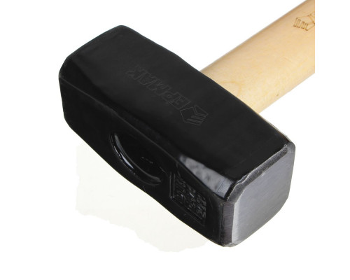 Кованая кувалда с деревянной ручкой ЕРМАК 2000гр. 662-414