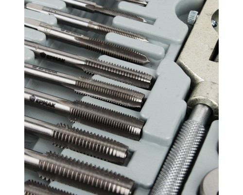 Набор метчиков и плашек ЕРМАК 31 предмет М3-М12 657-003