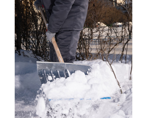 Лопата алюминиевая 430 x 370 мм с черенком  Сибртех  61582