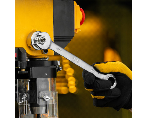 Ключ комбинированный трещоточный 18 мм, CrV, матовый хром Denzel 14712