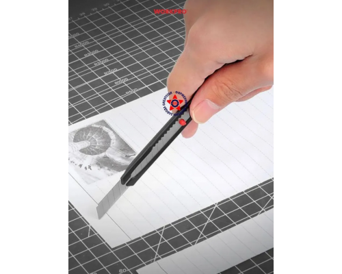 Нож с сегментным лезвием WORKPRO 9 мм с автофиксацией WP212005