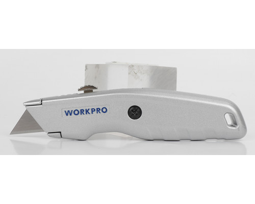 Строительный выдвижной нож WORKPRO алюминиевый WP213006