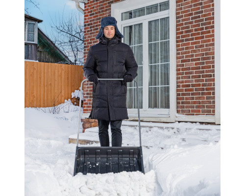 Движок для уборки снега пластиковый, 695 х 540 х 1460 мм, стальная рукоятка Сибртех 615935