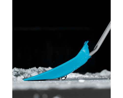 Скрепер для уборки снега PALISAD LUXE полипропилен, колеса, 750х445х1275 мм, рукоятка с ПВХ 61800