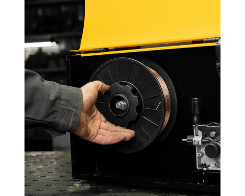 Инверторный сварочный полуавтомат Denzel IMIG-205SDR 94364 Инверторный сварочный полуавтомат Denzel IMIG-205SDR 94364