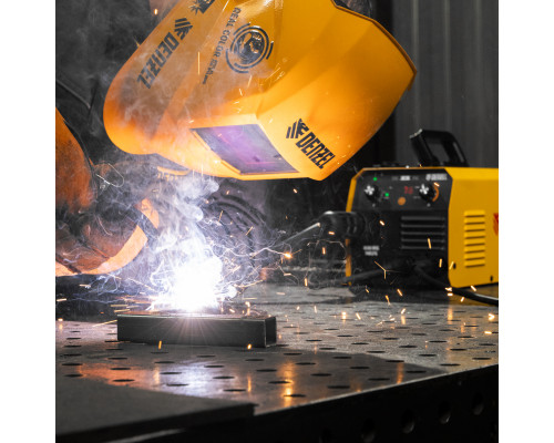 Инверторный сварочный полуавтомат Denzel Mini MIG-140LFG 94305